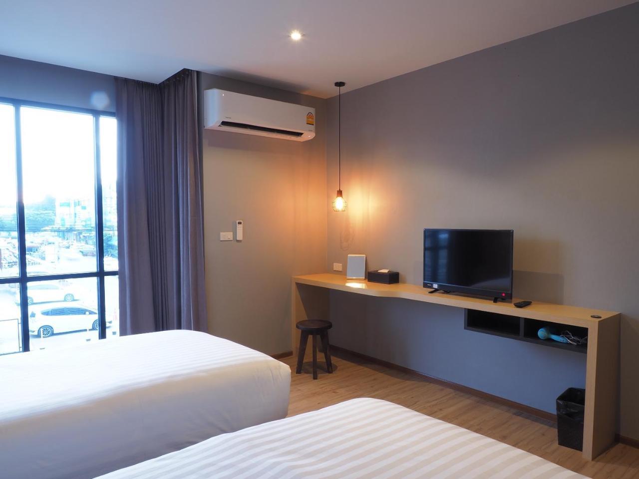 Sans Hotel Ratchaburi Экстерьер фото