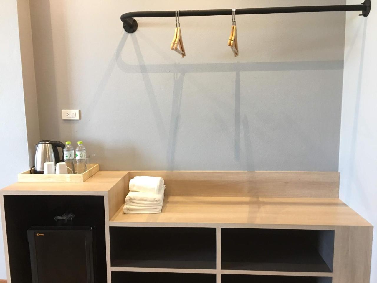 Sans Hotel Ratchaburi Экстерьер фото