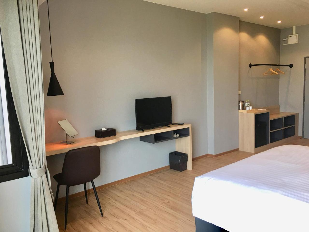 Sans Hotel Ratchaburi Экстерьер фото