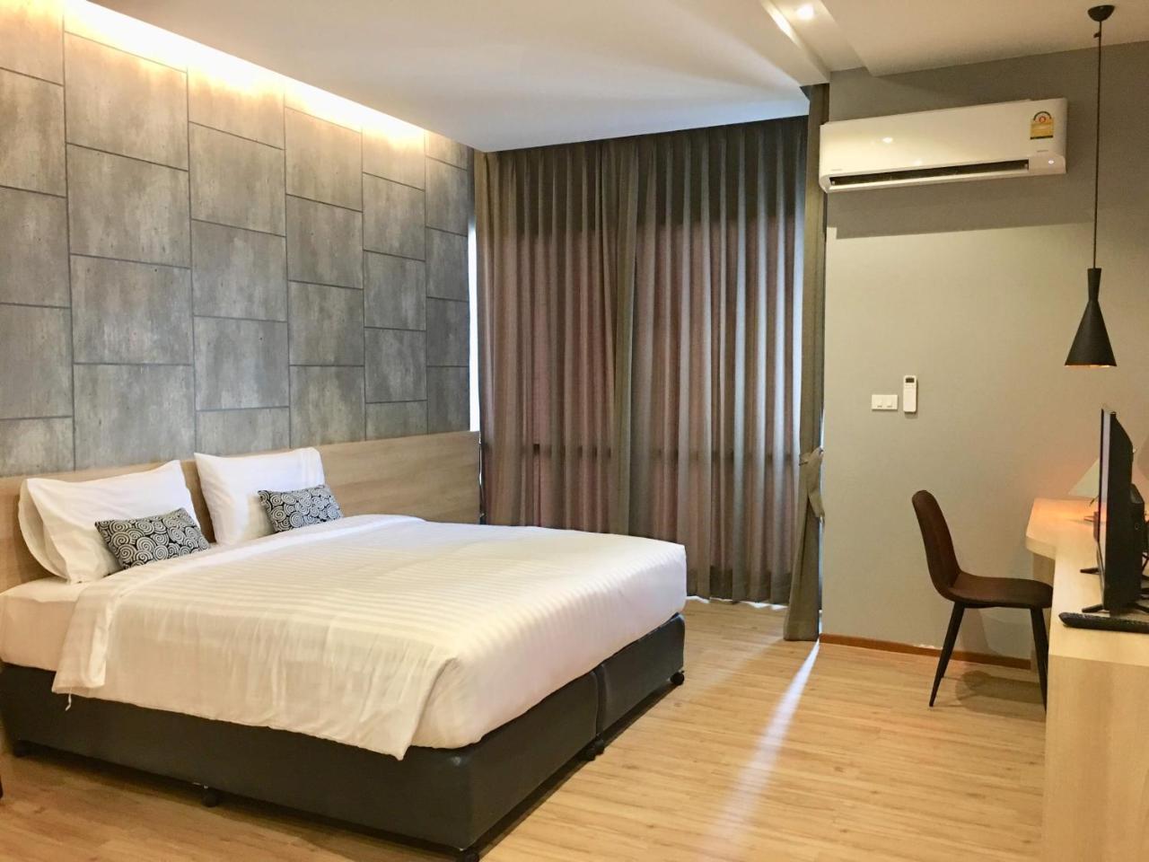 Sans Hotel Ratchaburi Экстерьер фото