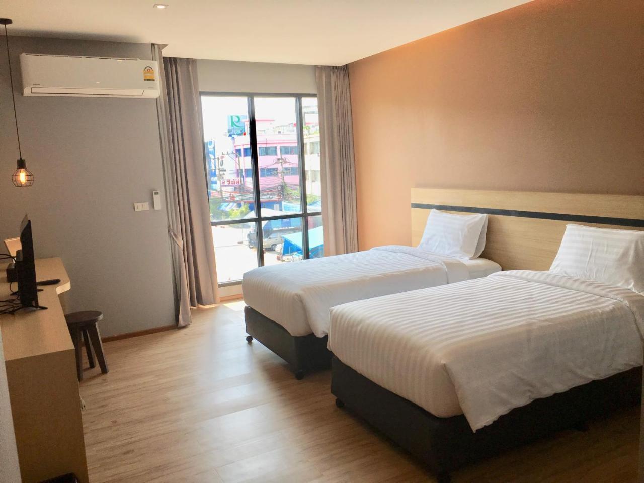 Sans Hotel Ratchaburi Экстерьер фото